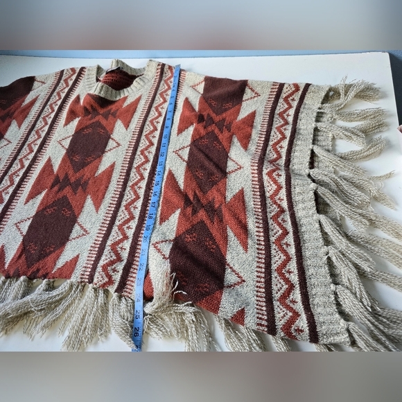 West 36th Southwestern Fringe Poncho One Size see measurements - Picture 6 of 8